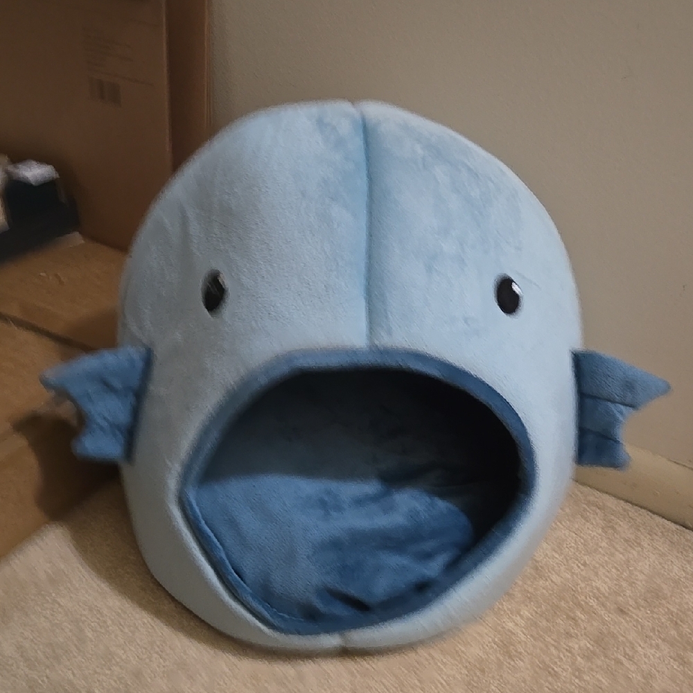 Blue Fish-Shaped Pet Bed